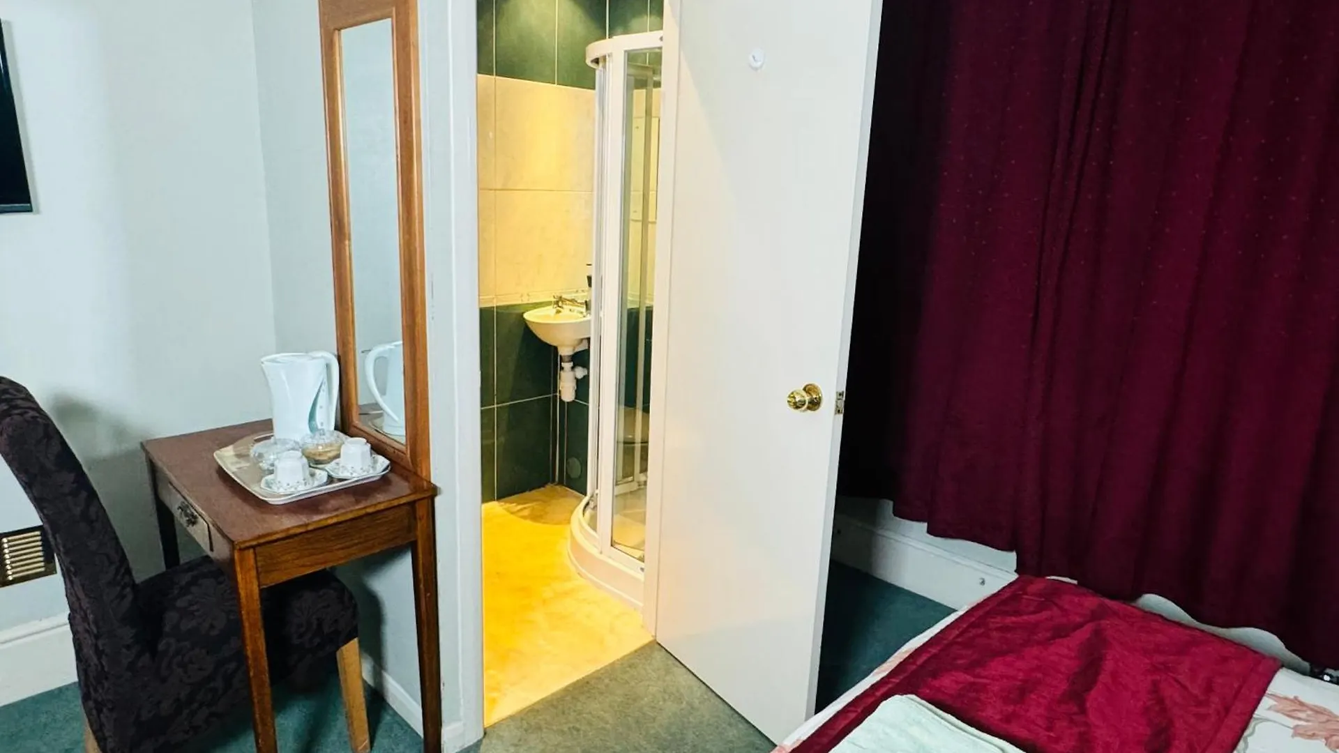 The Bliss 7 Home Stay, Self Check-In With Smart Lock, Non Smoking Home In And Out Southampton United Kingdom